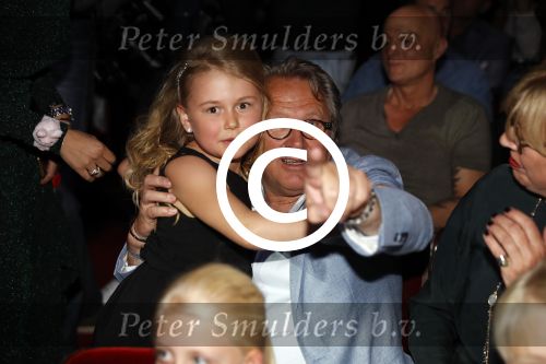 Amsterdam 15 mei 2017
Wesly Bronkhorst 15 jaar artiest in het concertgebouw. Ouders Wesly met dochter en ex vriendin