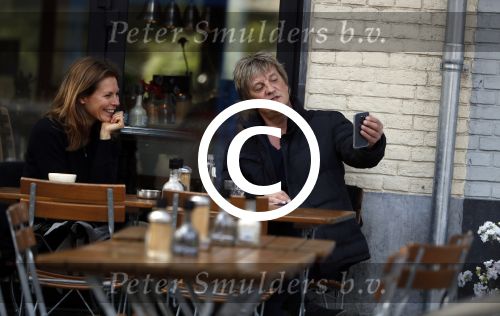 Amsterdam 11 april 2017
Wim Kieft met zijn vriendin op terras.