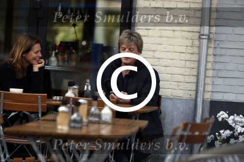 Amsterdam 11 april 2017
Wim Kieft met zijn vriendin op terras.