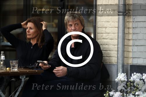 Amsterdam 11 april 2017
Wim Kieft met zijn vriendin op terras.