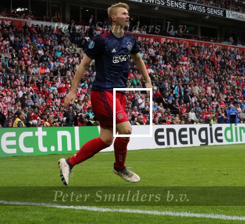 Eindhoven, 15 April 2018
PSV-AJAX, eindstand 3-0 en Landskampioen Seizoen 2017-2018
 Matthijs de Ligt