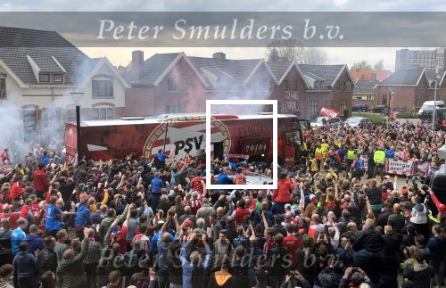 Eindhoven, 15 April 2018
PSV-AJAX, eindstand 3-0 en Landskampioen Seizoen 2017-2018
Aankomst bus AJA aankomst bus PSV
