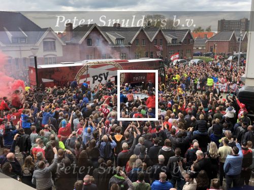 Eindhoven, 15 April 2018
PSV-AJAX, eindstand 3-0 en Landskampioen Seizoen 2017-2018
Aankomst bus AJA aankomst bus PSV