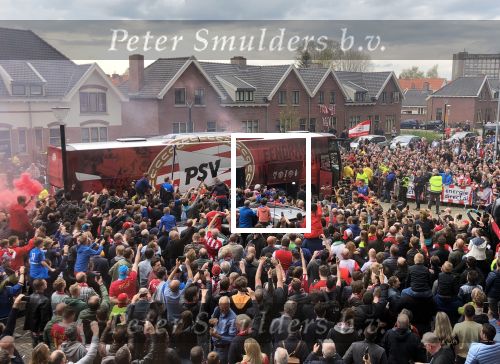 Eindhoven, 15 April 2018
PSV-AJAX, eindstand 3-0 en Landskampioen Seizoen 2017-2018
Aankomst bus AJA aankomst bus PSV