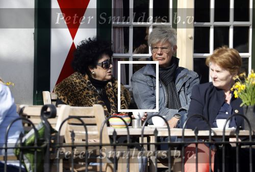Laren 16 april 2018
Ad Visser met zijn vrouw op terras bij het bonte paard.