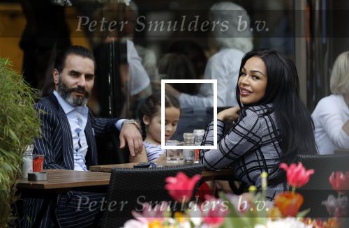 Amsterdam 22 april 2018
Amanda Balk met haar verloofde Stavros en dochter op terras.
