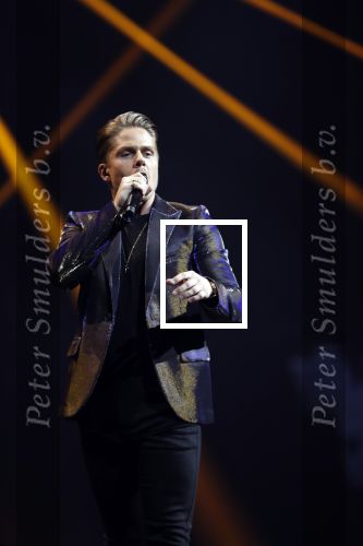 Amsterdam 14 april 2018
Heel holland zingt Hazes in het ziggo dome met oa Andre Hazes Jr Jeroen v d Boom Xander de Buisonje Roxeanne Hazes (zwanger) Peter Beense Trijntje Oosterhuis Danny de Munk Silver Metz en Barry Hay.