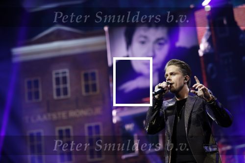 Amsterdam 14 april 2018
Heel holland zingt Hazes in het ziggo dome met oa Andre Hazes Jr Jeroen v d Boom Xander de Buisonje Roxeanne Hazes (zwanger) Peter Beense Trijntje Oosterhuis Danny de Munk Silver Metz en Barry Hay.