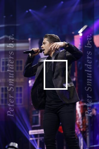 Amsterdam 14 april 2018
Heel holland zingt Hazes in het ziggo dome met oa Andre Hazes Jr Jeroen v d Boom Xander de Buisonje Roxeanne Hazes (zwanger) Peter Beense Trijntje Oosterhuis Danny de Munk Silver Metz en Barry Hay.