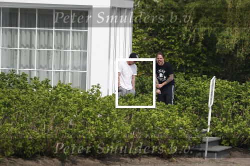 Breukelen 21 en 22 april 2018
Andre Hazes jr en zijn neef Djarno Hofland wonen in een huis op het complex Overweer in Breukelen.