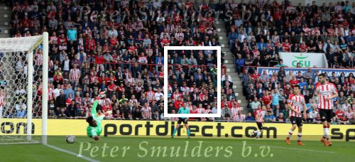 Eindhoven, 15 April 2018
PSV-AJAX, eindstand 3-0 en Landskampioen Seizoen 2017-2018
Andre Onana wordt verrast door een schot van Jorrit Hendrix 3-0