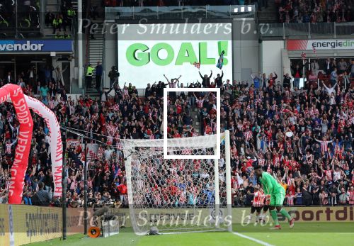 Eindhoven, 15 April 2018
PSV-AJAX, eindstand 3-0 en Landskampioen Seizoen 2017-2018
Andre Onana wordt verrast door een schot van Jorrit Hendrix 3-0