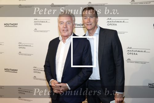 Amsterdam 18 april 2018
 Koning Willem-Alexander en koningin Maxima wonen de premiere bij van Gurre-Lieder in de Nationale Opera & Ballet in de stopera. Andre v Duin met partner Martin
