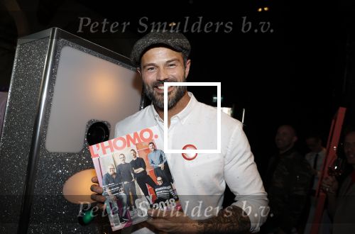 Amsterdam 25 september 2018
Presentatie lâ€™Homo van het blad Linda in Hotel Arena. Linda de Mol reikt het eerste exemplaar uit aan Erwin Olaf Hans v Manen en Hans Klok . Arie Boomsma
