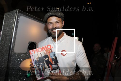 Amsterdam 25 september 2018
Presentatie lâ€™Homo van het blad Linda in Hotel Arena. Linda de Mol reikt het eerste exemplaar uit aan Erwin Olaf Hans v Manen en Hans Klok . Arie Boomsma
