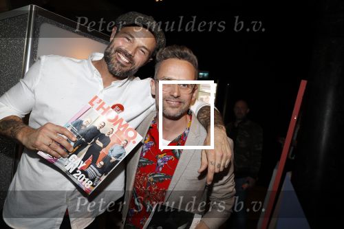 Amsterdam 25 september 2018
Presentatie lâ€™Homo van het blad Linda in Hotel Arena. Linda de Mol reikt het eerste exemplaar uit aan Erwin Olaf Hans v Manen en Hans Klok . Arie Boomsma met Patrick Martens
