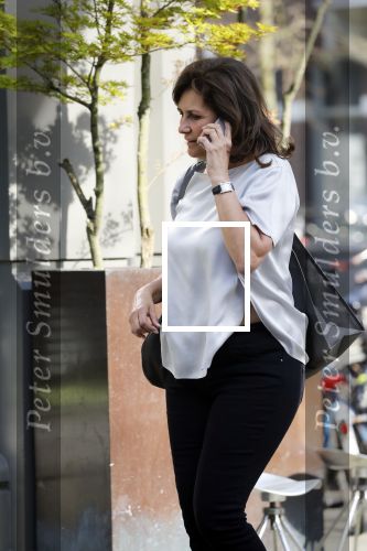 Amsterdam 19 april 2018
Astrid Joosten doet boodschappen op de cornelis schuytstraat