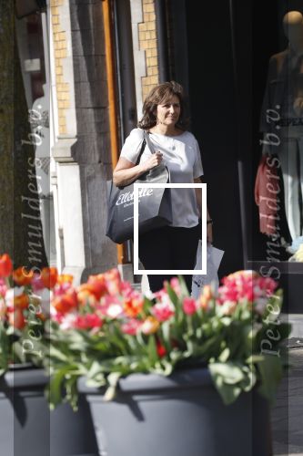 Amsterdam 19 april 2018
Astrid Joosten doet boodschappen op de cornelis schuytstraat