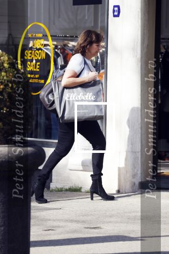 Amsterdam 19 april 2018
Astrid Joosten doet boodschappen op de cornelis schuytstraat