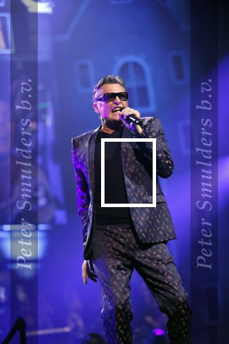 Amsterdam 14 april 2018
Heel holland zingt Hazes in het ziggo dome met oa Andre Hazes Jr Jeroen v d Boom Xander de Buisonje Roxeanne Hazes (zwanger) Peter Beense Trijntje Oosterhuis Danny de Munk Silver Metz en Barry Hay.