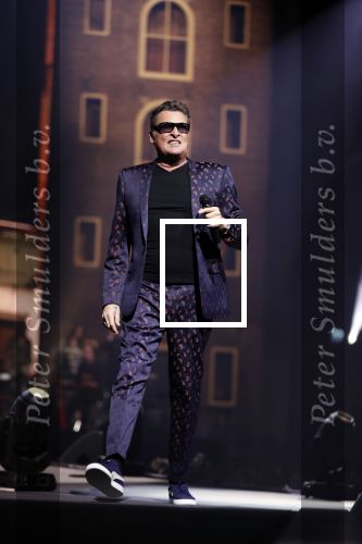 Amsterdam 14 april 2018
Heel holland zingt Hazes in het ziggo dome met oa Andre Hazes Jr Jeroen v d Boom Xander de Buisonje Roxeanne Hazes (zwanger) Peter Beense Trijntje Oosterhuis Danny de Munk Silver Metz en Barry Hay.