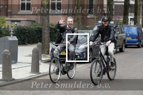 Amsterdam 11 april 2018
Bart Bosch met een kennis op de fiets in Amsterdam