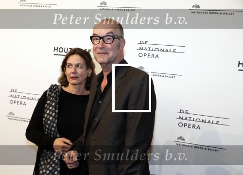 Amsterdam 18 april 2018
 Koning Willem-Alexander en koningin Maxima wonen de premiere bij van Gurre-Lieder in de Nationale Opera & Ballet in de stopera. Bart Chabot met zijn vrouw