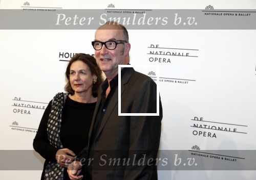 Amsterdam 18 april 2018
 Koning Willem-Alexander en koningin Maxima wonen de premiere bij van Gurre-Lieder in de Nationale Opera & Ballet in de stopera. Bart Chabot met zijn vrouw