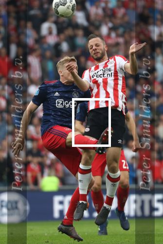 Eindhoven, 15 April 2018
PSV-AJAX, eindstand 3-0 en Landskampioen Seizoen 2017-2018
Bart Ramselaar en Donny v d Beek in duel