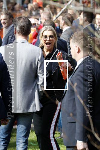 Groningen 27 april 2018
Koningsdag in Groningen met Koning Willem Alexander Koningin Maxima prinses Amalia Arian Alexia . Verder ook aanwezig Prins Maurits Prinses Marilene Prins Bernhard Prinses Annette Prins Floris Prinses Aimee en prins Pieter Christiaan. Ronald en Bartina Koeman