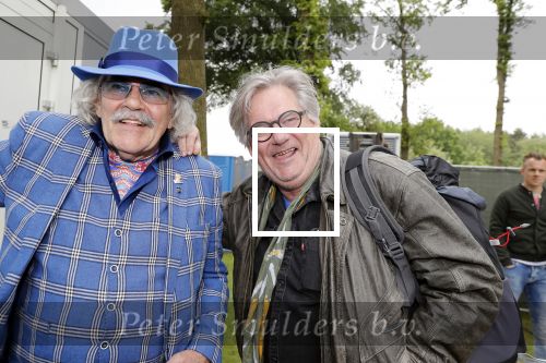 Hummelo 10 mei 2018
Onthulling standbeeld rockgroep Normaal met de bandleden Bennie Jolink, Ferdi Joly, Willem Terhorst en de partner van het overleden lid Jan Manschot . Bennie en NOS verslaggever Jeroen Wielaert