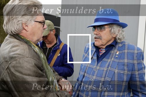 Hummelo 10 mei 2018
Onthulling standbeeld rockgroep Normaal met de bandleden Bennie Jolink, Ferdi Joly, Willem Terhorst en de partner van het overleden lid Jan Manschot . Bennie en NOS verslaggever Jeroen Wielaert