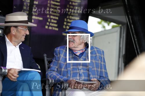 Hummelo 10 mei 2018
Onthulling standbeeld rockgroep Normaal met de bandleden Bennie Jolink, Ferdi Joly, Willem Terhorst en de partner van het overleden lid Jan Manschot