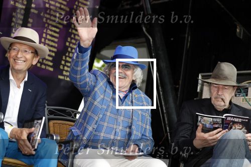 Hummelo 10 mei 2018
Onthulling standbeeld rockgroep Normaal met de bandleden Bennie Jolink, Ferdi Joly, Willem Terhorst en de partner van het overleden lid Jan Manschot