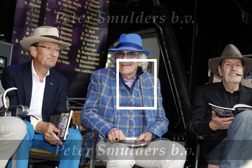 Hummelo 10 mei 2018
Onthulling standbeeld rockgroep Normaal met de bandleden Bennie Jolink, Ferdi Joly, Willem Terhorst en de partner van het overleden lid Jan Manschot