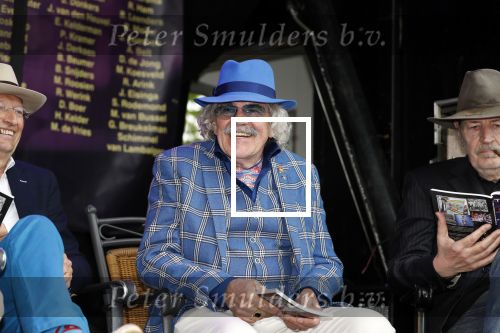Hummelo 10 mei 2018
Onthulling standbeeld rockgroep Normaal met de bandleden Bennie Jolink, Ferdi Joly, Willem Terhorst en de partner van het overleden lid Jan Manschot