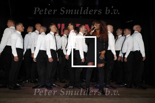 Amsterdam 25 september 2018
Presentatie lâ€™Homo van het blad Linda in Hotel Arena. Linda de Mol reikt het eerste exemplaar uit aan Erwin Olaf Hans v Manen en Hans Klok . Bergit Lewis