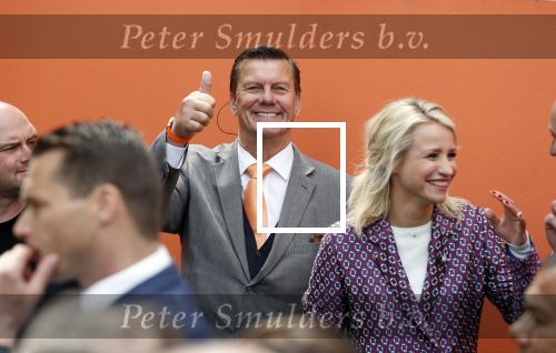 Groningen 27 april 2018
Koningsdag in Groningen met Koning Willem Alexander Koningin Maxima prinses Amalia Arian Alexia . Verder ook aanwezig Prins Maurits Prinses Marilene Prins Bernhard Prinses Annette Prins Floris Prinses Aimee en prins Pieter Christiaan. Dionne Stax en Bertus Holkema