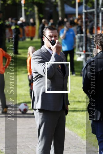 Groningen 27 april 2018
Koningsdag in Groningen met Koning Willem Alexander Koningin Maxima prinses Amalia Arian Alexia . Verder ook aanwezig Prins Maurits Prinses Marilene Prins Bernhard Prinses Annette Prins Floris Prinses Aimee en prins Pieter Christiaan. Dionne Stax en Bertus Holkema