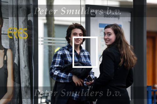 Amsterdam 14 april 2018
Bickel Krabbe wacht samen met zijn vriendin op de tram