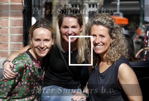 Amsterdam 19 april 2018
Carlijn de Vries viert haar verjaardag met vriendinnen Jorica Koppen en â€¦.