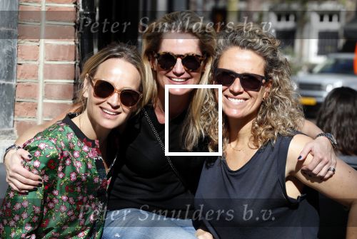 Amsterdam 19 april 2018
Carlijn de Vries viert haar verjaardag met vriendinnen Jorica Koppen en â€¦.