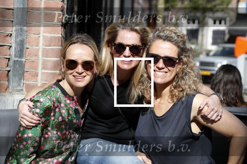 Amsterdam 19 april 2018
Carlijn de Vries viert haar verjaardag met vriendinnen Jorica Koppen en â€¦.