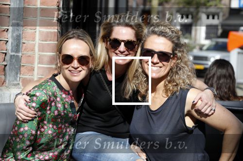 Amsterdam 19 april 2018
Carlijn de Vries viert haar verjaardag met vriendinnen Jorica Koppen en â€¦.