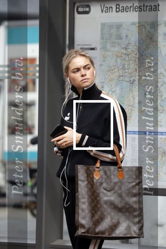 AMSTERDAM 24 april 2018
Claire Rose Cliteur wacht op de tram