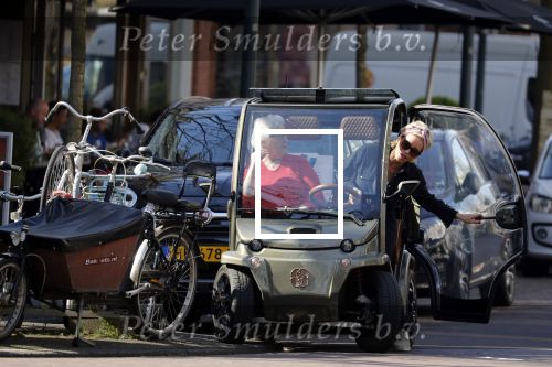 Amsterdam 18 april 2018
Connie Witteman met Janny ( haar steun en toeverlaat al meer dan 30 jaar) in haar Biro Karretje