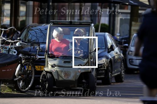 Amsterdam 18 april 2018
Connie Witteman met Janny ( haar steun en toeverlaat al meer dan 30 jaar) in haar Biro Karretje