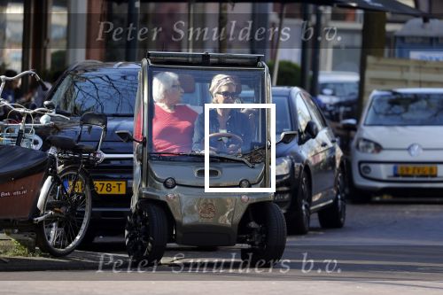 Amsterdam 18 april 2018
Connie Witteman met Janny ( haar steun en toeverlaat al meer dan 30 jaar) in haar Biro Karretje