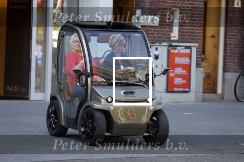 Amsterdam 18 april 2018
Connie Witteman met Janny ( haar steun en toeverlaat al meer dan 30 jaar) in haar Biro Karretje