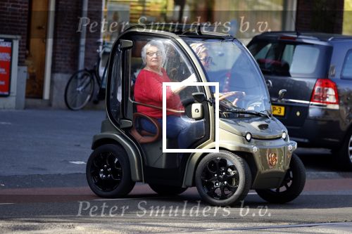 Amsterdam 18 april 2018
Connie Witteman met Janny ( haar steun en toeverlaat al meer dan 30 jaar) in haar Biro Karretje